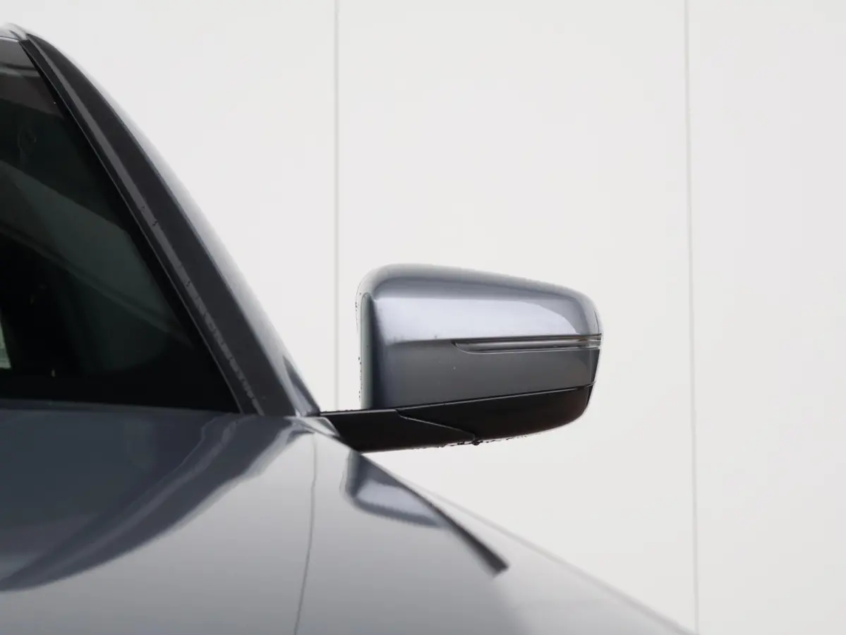 330e | SoH 100% | M Sportpakket Pro/ Verwarmd Stuurwiel/ Comfort Access/ Trekhaak/ HiFi/ Cruise Control/ Stoelverwarming/ 19"LMV/ Achteruitrijcamera