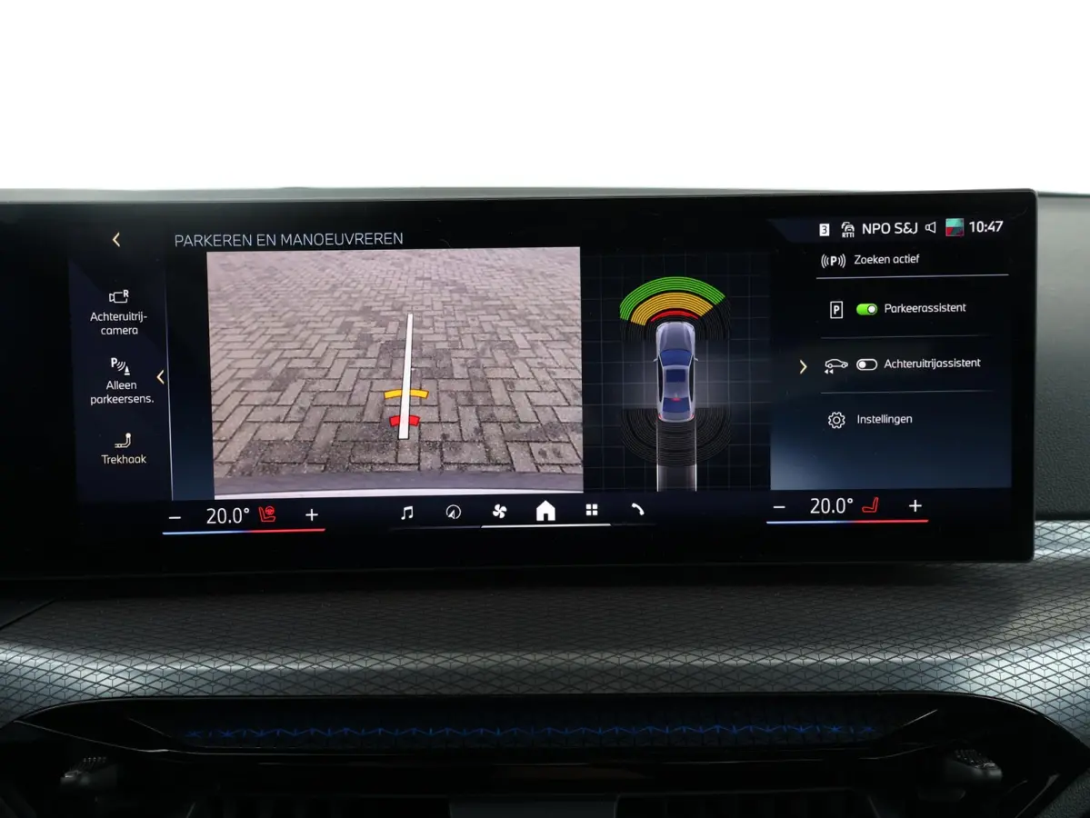330e | SoH 100% | M Sportpakket Pro/ Verwarmd Stuurwiel/ Comfort Access/ Trekhaak/ HiFi/ Cruise Control/ Stoelverwarming/ 19"LMV/ Achteruitrijcamera