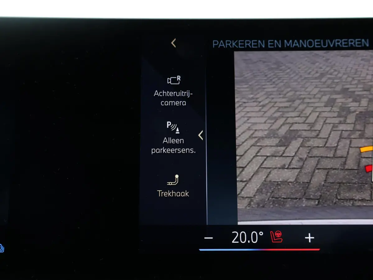 330e | SoH 100% | M Sportpakket Pro/ Verwarmd Stuurwiel/ Comfort Access/ Trekhaak/ HiFi/ Cruise Control/ Stoelverwarming/ 19"LMV/ Achteruitrijcamera