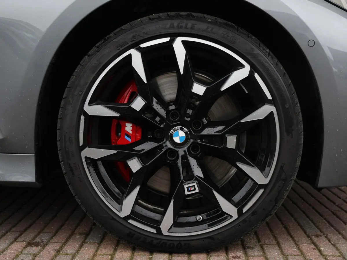 330e | SoH 100% | M Sportpakket Pro/ Verwarmd Stuurwiel/ Comfort Access/ Trekhaak/ HiFi/ Cruise Control/ Stoelverwarming/ 19"LMV/ Achteruitrijcamera