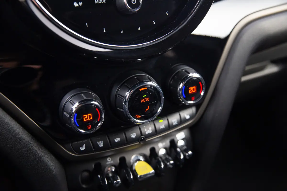 Mini 1.5 Cooper ALL4 Chili , Adap. cruise, Head-up display, Leer, Memory