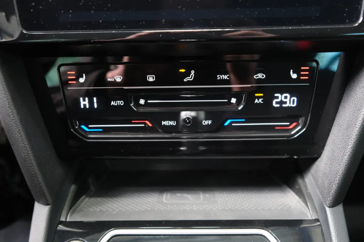 1.4 TSI PHEV GTE Business - SOH 99% Cruise, Camera, Camera, Massage stoelen
