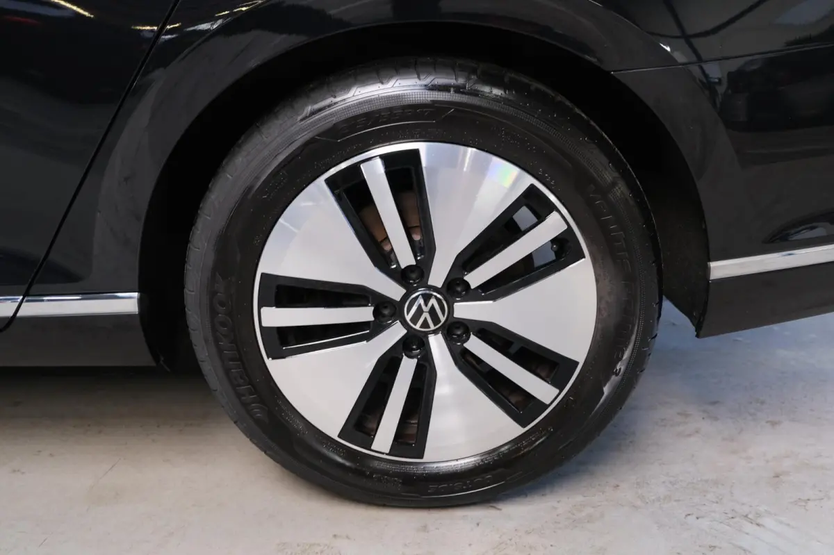 1.4 TSI PHEV GTE Business - SOH 99% Cruise, Camera, Camera, Massage stoelen