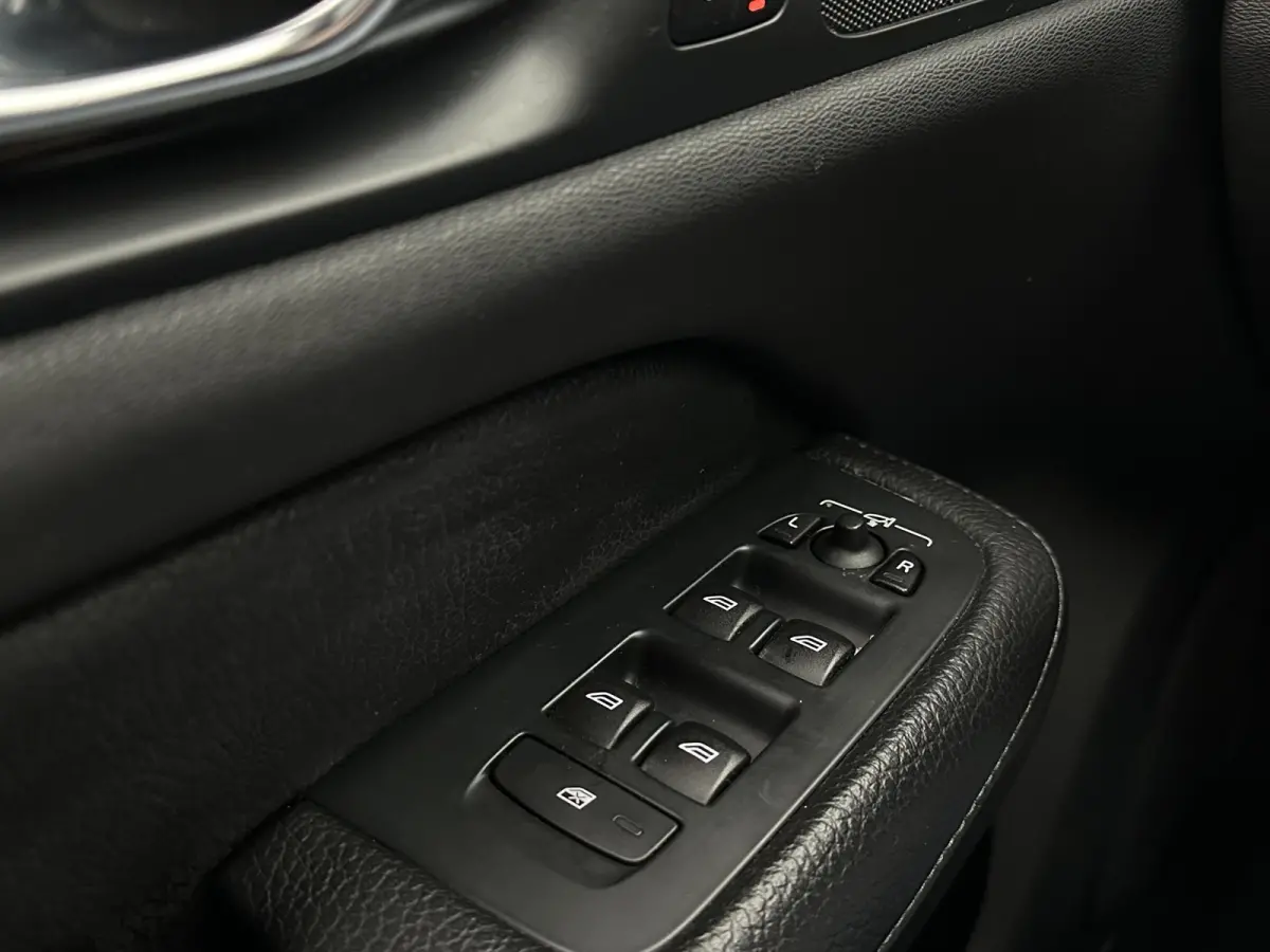 2.0 T4 R-Design Camera | Adaptieve cruise | Elekt. verstelbare stoel