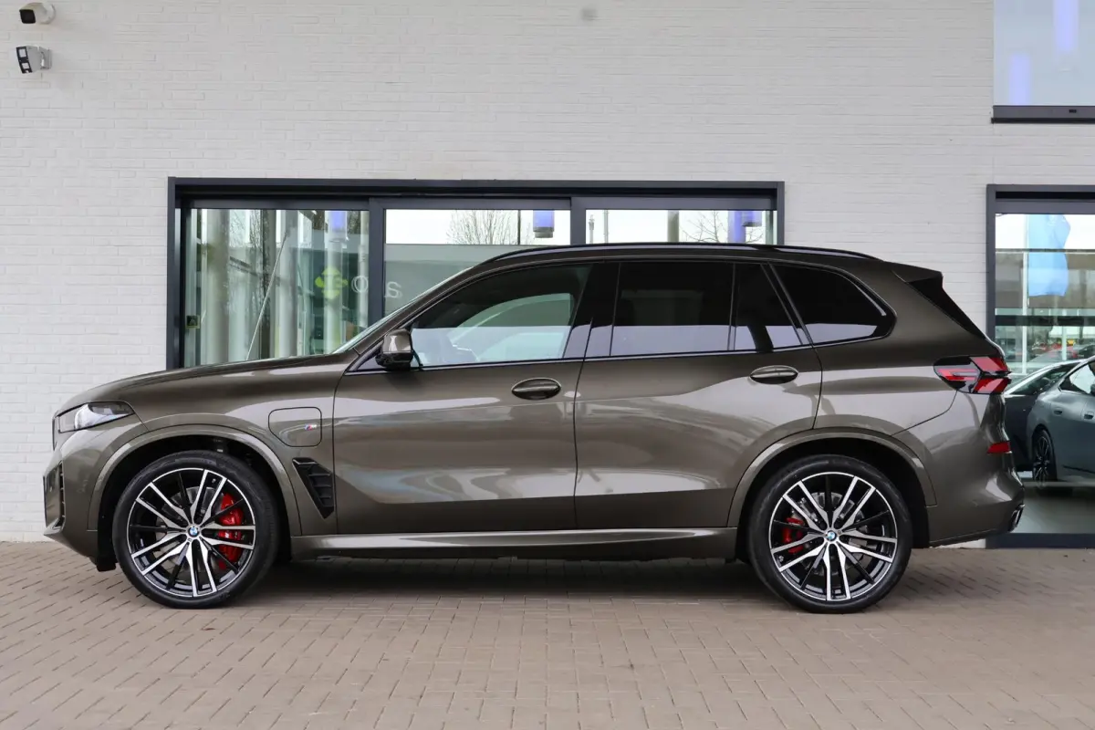 xDrive50e M Sport Pro | Driving Assistant Professional | Innovation Pack | Lederen Bekleding Merino