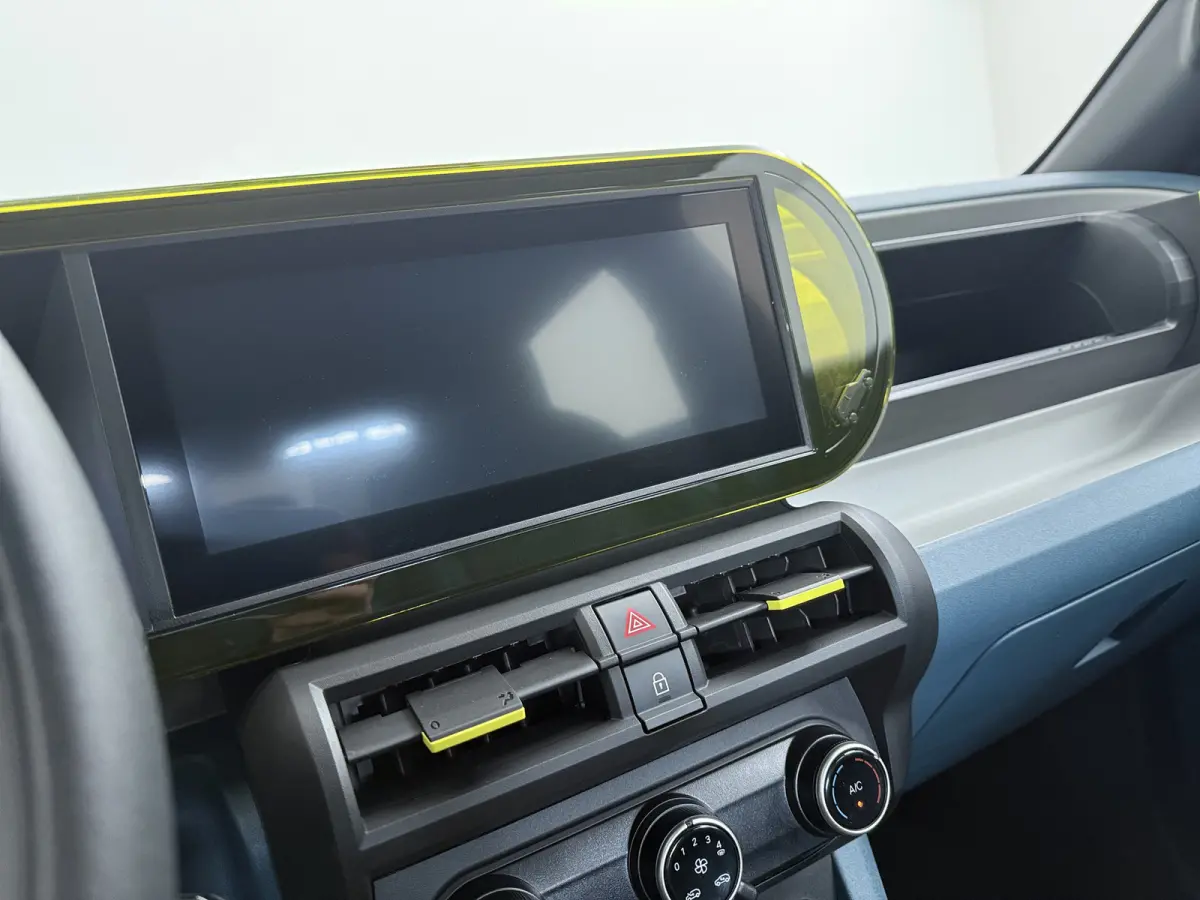 Icon | 10,25" touchscreen radio met Bluetooth, DAB & USB | Airconditioning handmatig | Cruise Control incl. speed limiter