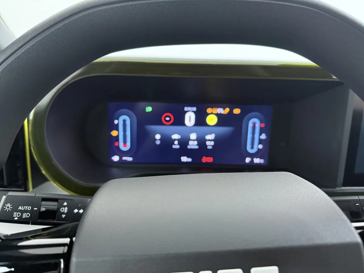 Icon | 10,25" touchscreen radio met Bluetooth, DAB & USB | Airconditioning handmatig | Cruise Control incl. speed limiter