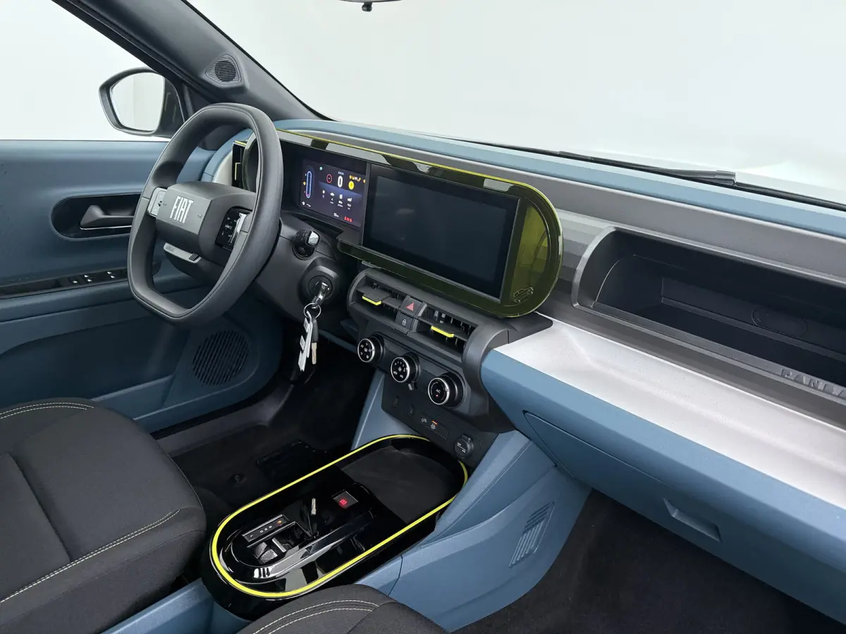 Icon | 10,25" touchscreen radio met Bluetooth, DAB & USB | Airconditioning handmatig | Cruise Control incl. speed limiter