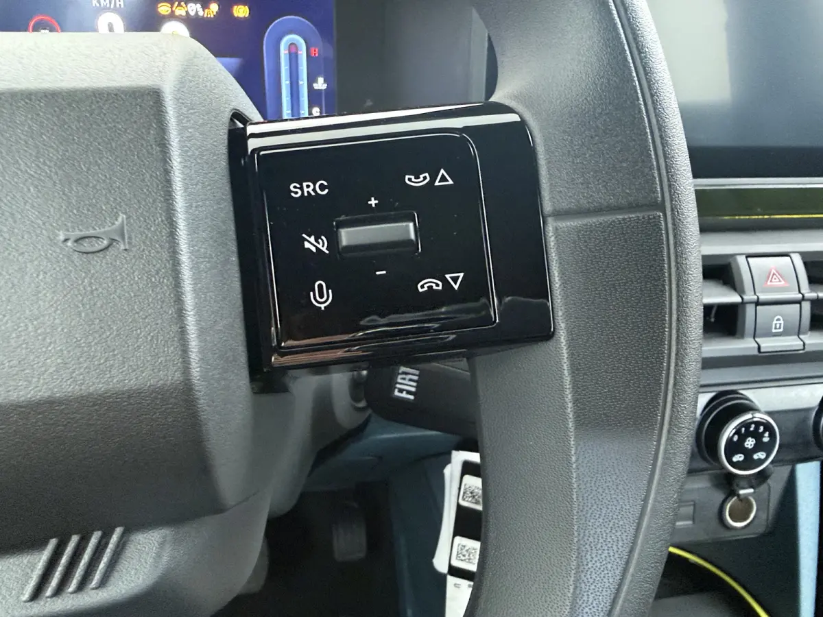 Icon | 10,25" touchscreen radio met Bluetooth, DAB & USB | Airconditioning handmatig | Cruise Control incl. speed limiter