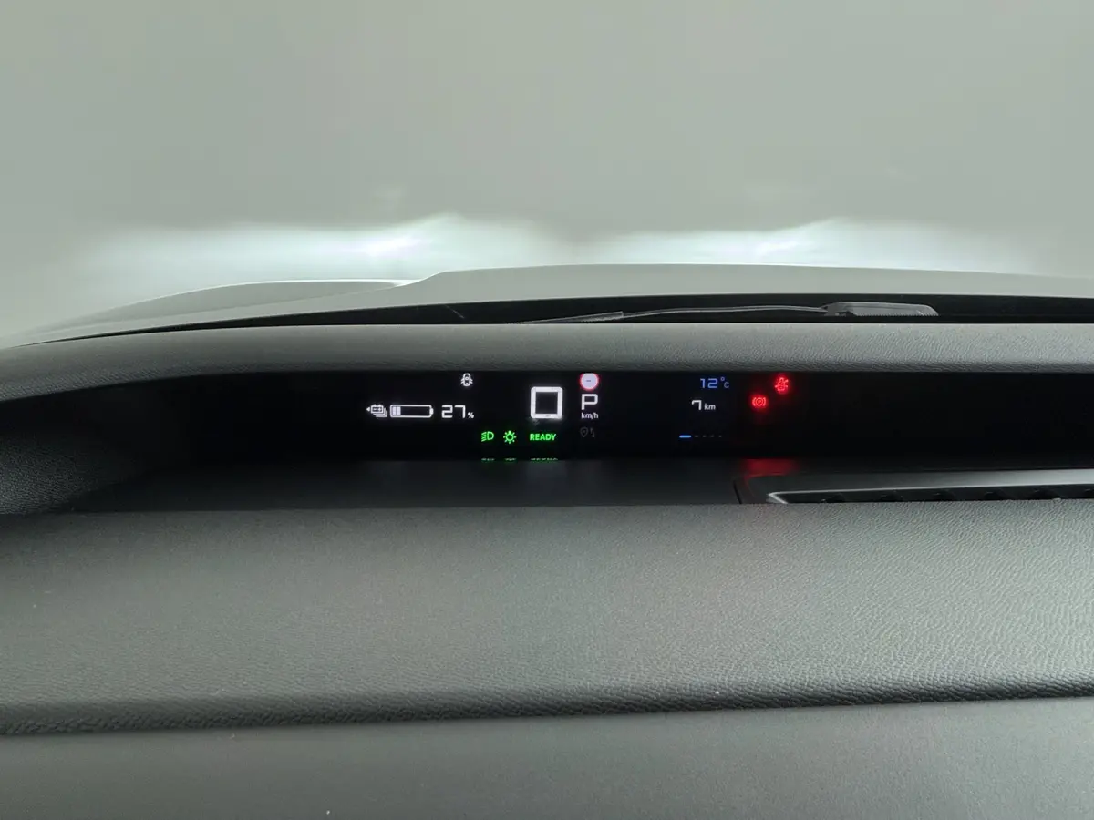 Max 113pk Comfort Range 44 kWh | Achteruitrijcamera | Afwijkende dakkleur | Apple Carplay/Android Auto|telefoonintegratie premium