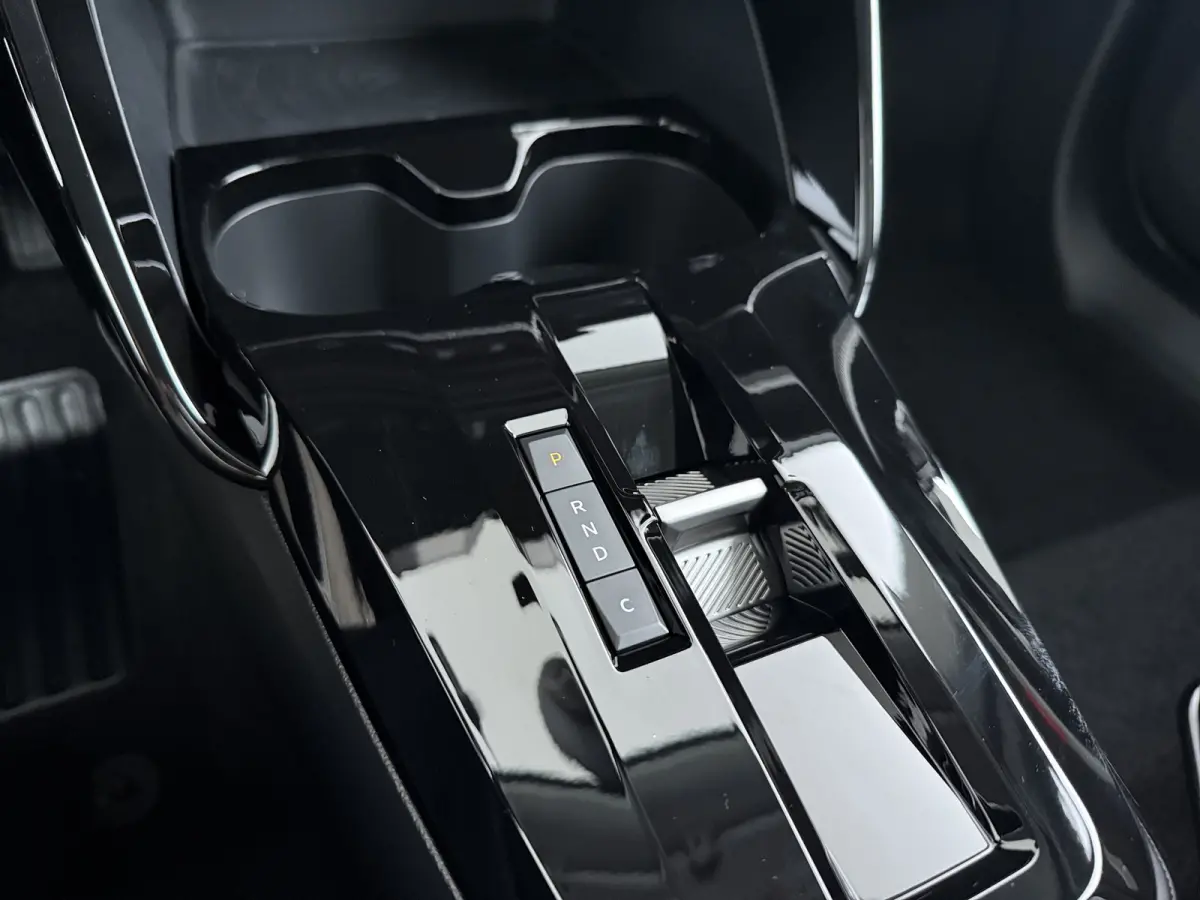 Max 113pk Comfort Range 44 kWh | Achteruitrijcamera | Afwijkende dakkleur | Apple Carplay/Android Auto|telefoonintegratie premium