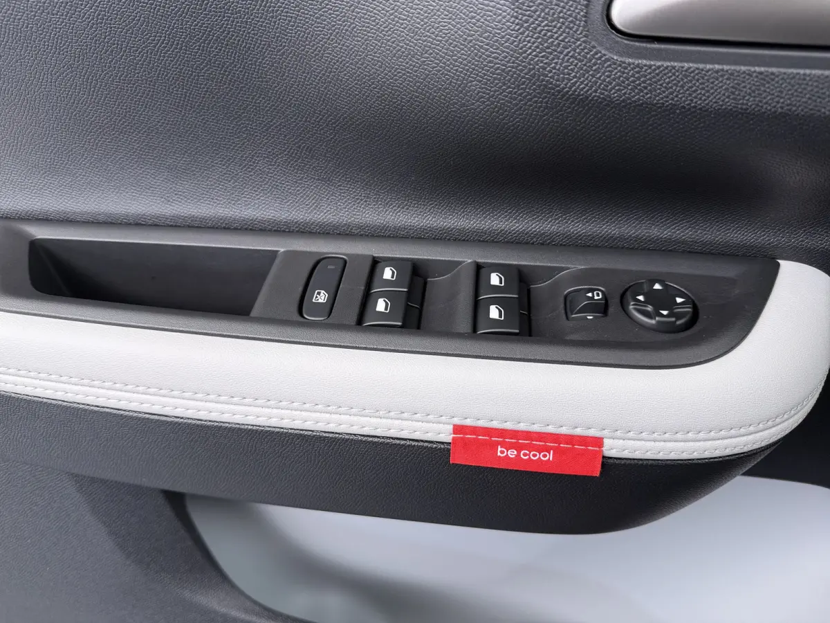 Max 113pk Comfort Range 44 kWh | Achteruitrijcamera | Afwijkende dakkleur | Apple Carplay/Android Auto|telefoonintegratie premium