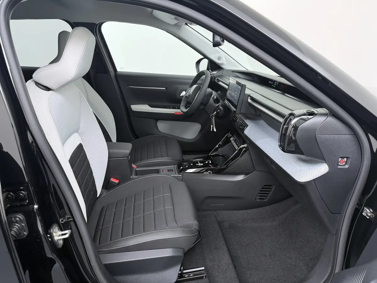 Max 113pk Comfort Range 44 kWh | Achteruitrijcamera | Afwijkende dakkleur | Apple Carplay/Android Auto|telefoonintegratie premium