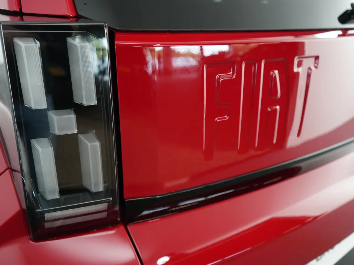 Icon | 10,25" touchscreen radio met Bluetooth, DAB & USB | Airconditioning handmatig | Cruise Control incl. speed limiter