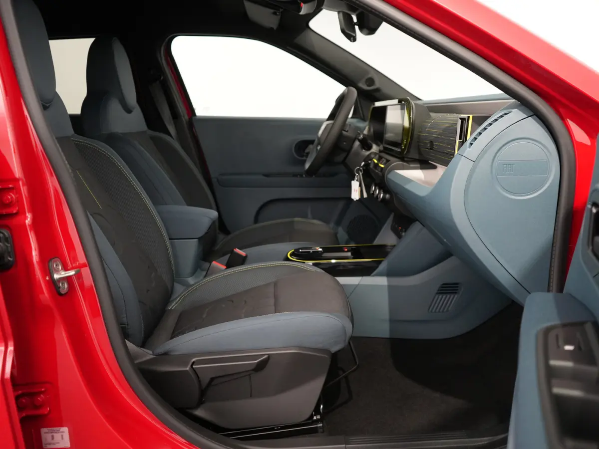 Icon | 10,25" touchscreen radio met Bluetooth, DAB & USB | Airconditioning handmatig | Cruise Control incl. speed limiter