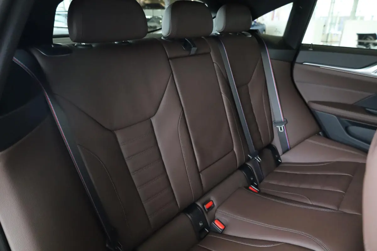 420i M Sport Pro | Comfort Pack | Schuif-/kanteldak | Showroom Selection