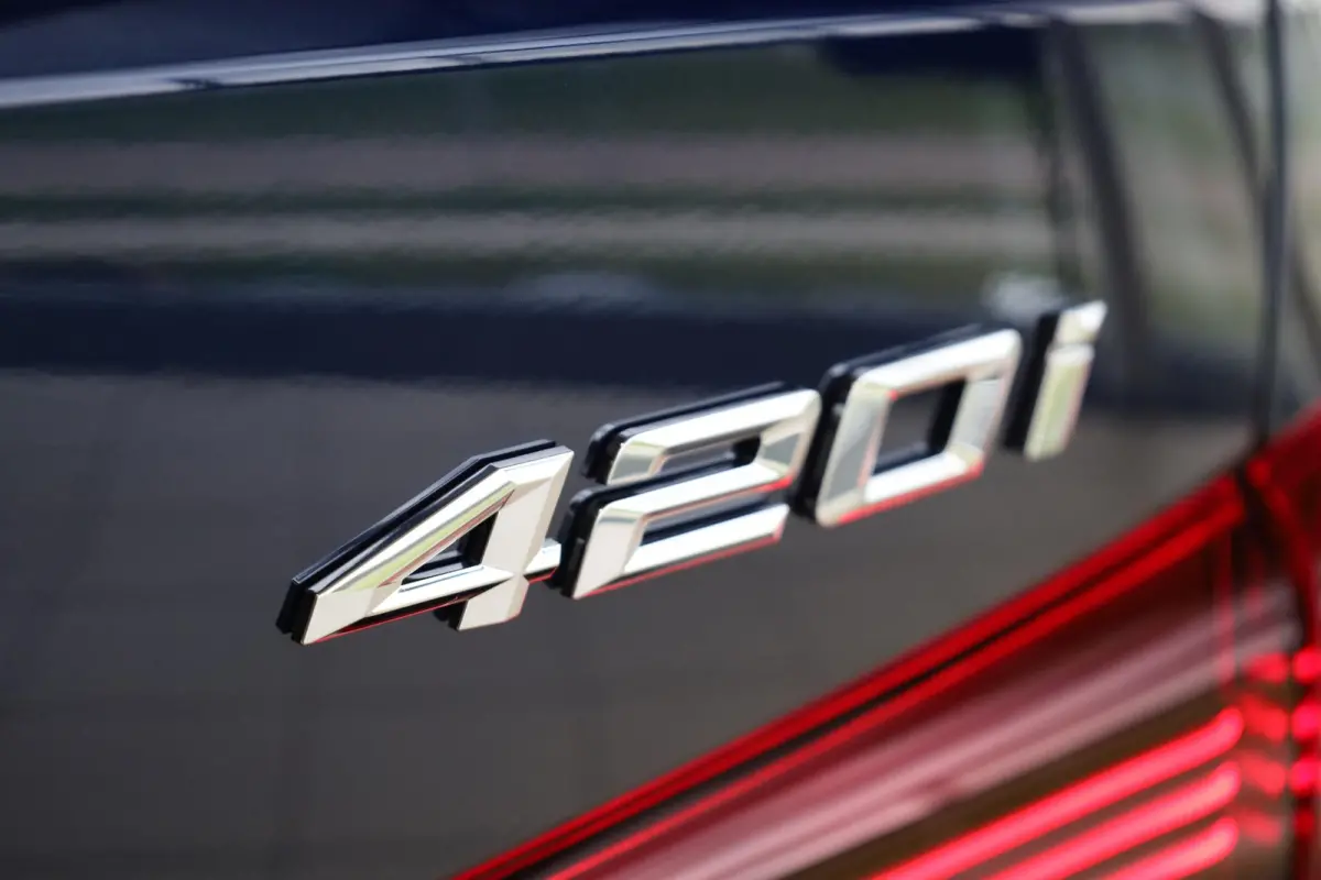420i M Sport Pro | Comfort Pack | Schuif-/kanteldak | Showroom Selection