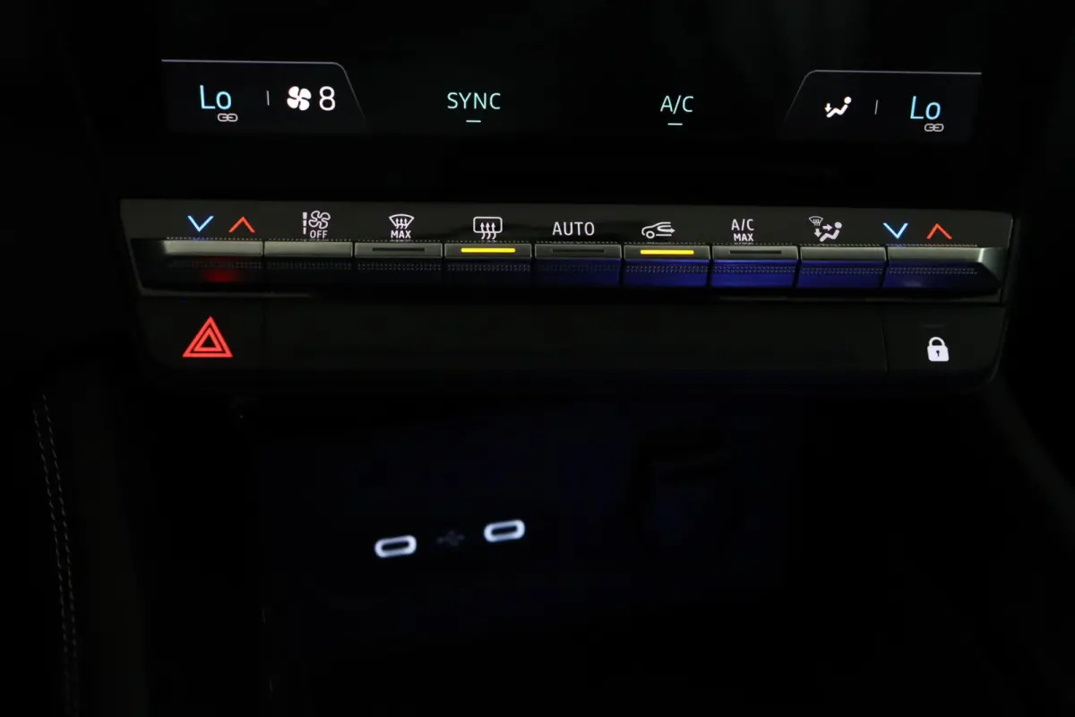 techno E-Tech full hybrid 200 | SoH 94% | Trekhaak | Parkeercamera | Dodehoekdetectie |