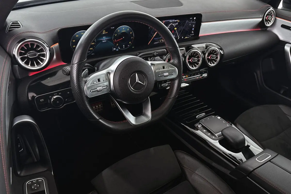 200 Business Solution AMG Pano Sfeerverlichting Stoelverwarming Widescreen