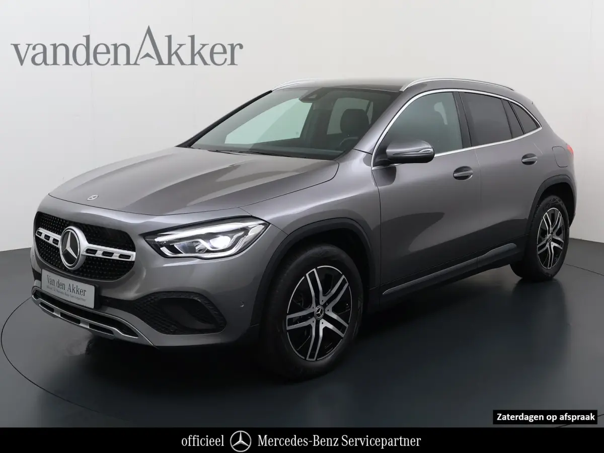 250e Luxury // SoH 95,2% // Trekhaak // Carplay // Camera // Sfeerverlichting // Widescreen Dashbord