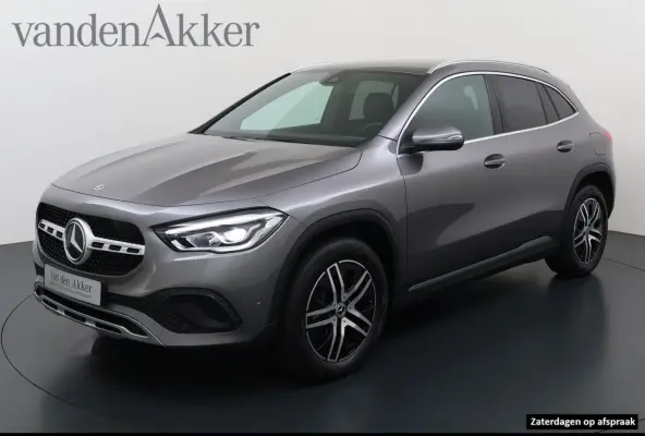 250e Luxury // SoH 95,2% // Trekhaak // Carplay // Camera // Sfeerverlichting // Widescreen Dashbord
