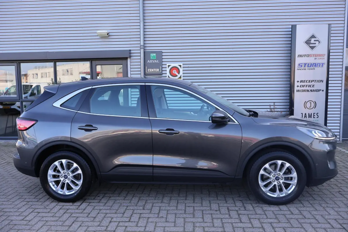 1.5 Titanium 1e Eigenaar | Volledig Onderh | BTW | NL-Auto | Winterpack | 360Cam | Navi | Carplay | ACC | Bots | Keyless | LED | DAB | PDC | Start/Stop