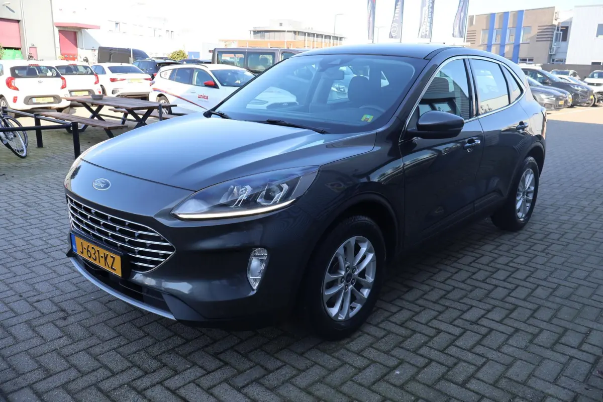 1.5 Titanium 1e Eigenaar | Volledig Onderh | BTW | NL-Auto | Winterpack | 360Cam | Navi | Carplay | ACC | Bots | Keyless | LED | DAB | PDC | Start/Stop