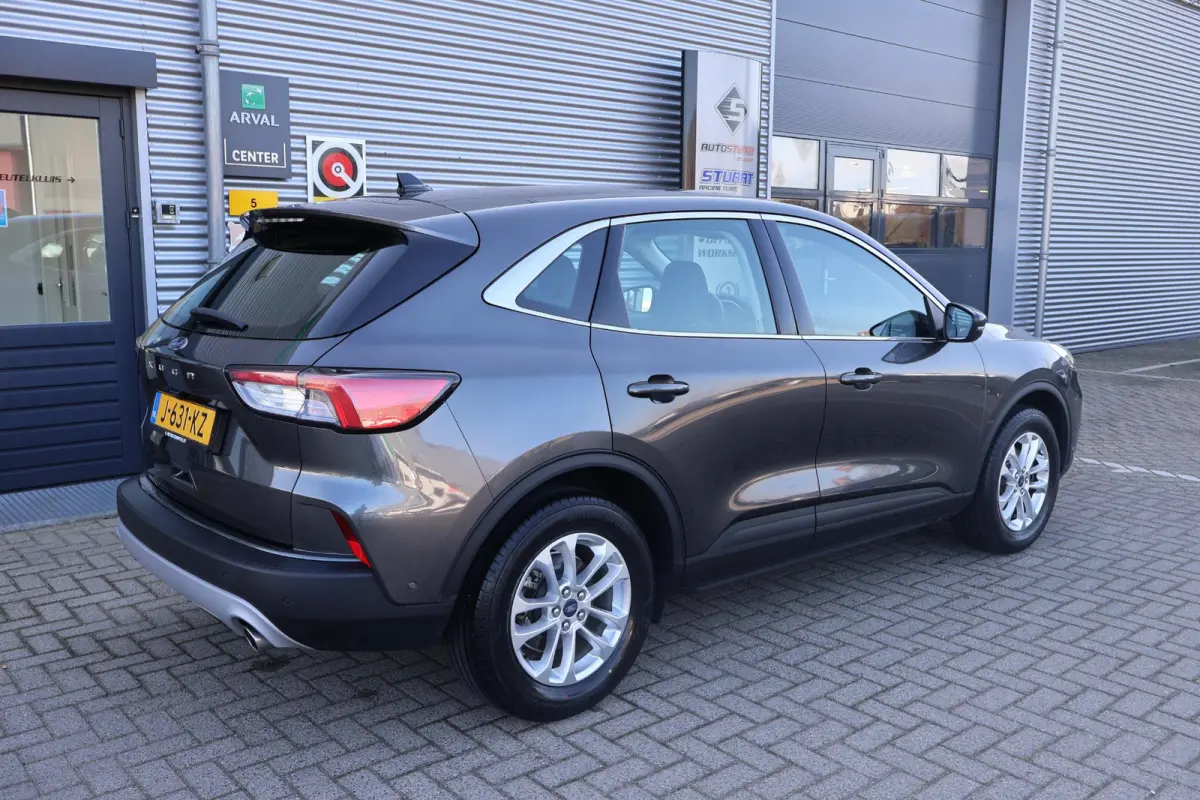 1.5 Titanium 1e Eigenaar | Volledig Onderh | BTW | NL-Auto | Winterpack | 360Cam | Navi | Carplay | ACC | Bots | Keyless | LED | DAB | PDC | Start/Stop