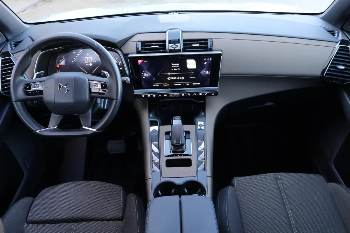 1.2 PureTech Business 1e Eigenaar | BTW | Volledig Onderh | NAP | 360 Cam | Carplay | Navi | Climate | DAB | Cruise | LED | Keyless | PDC
