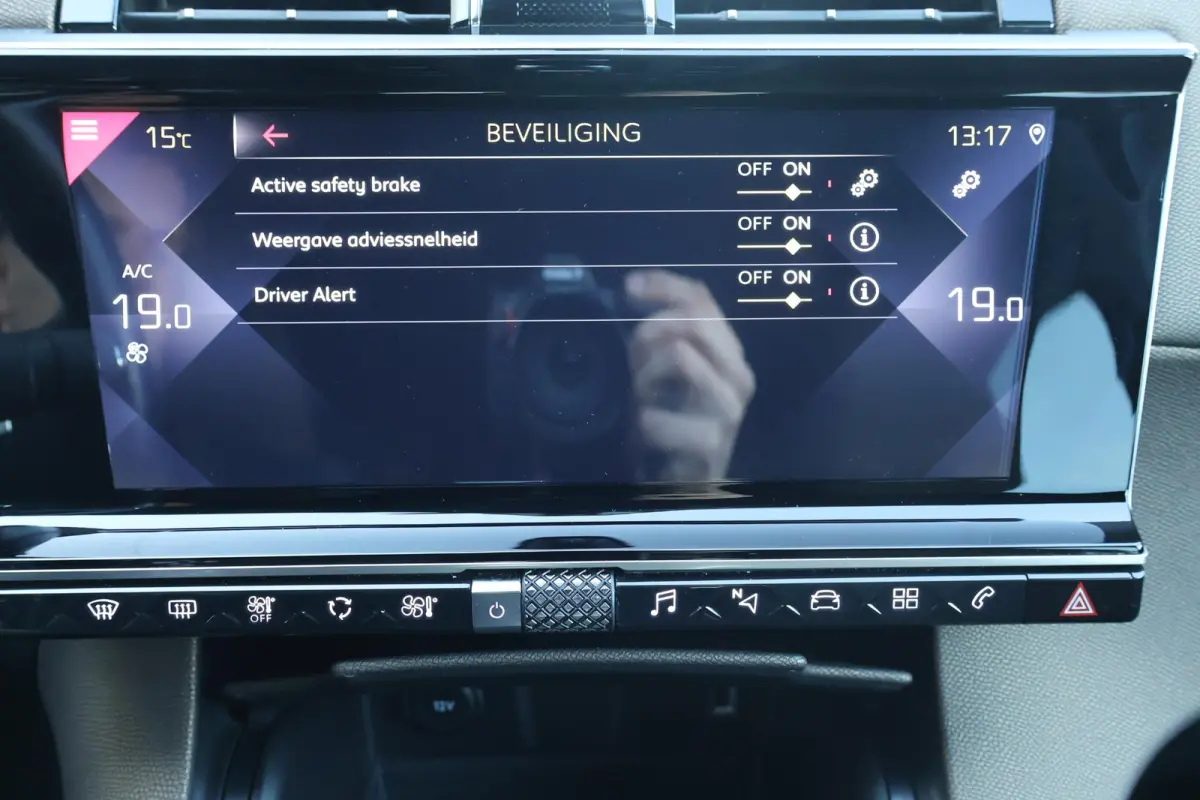 1.2 PureTech Business 1e Eigenaar | BTW | Volledig Onderh | NAP | 360 Cam | Carplay | Navi | Climate | DAB | Cruise | LED | Keyless | PDC