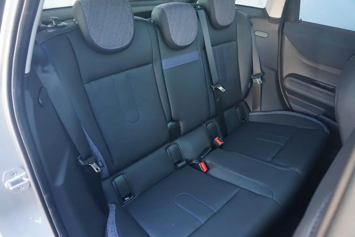 Cooper C | Classic Uitvoering | Pakket M | Head-Up Display | Panoramadak | Driving Assistant | Comfort Access | Stoel & Stuurverwarming |