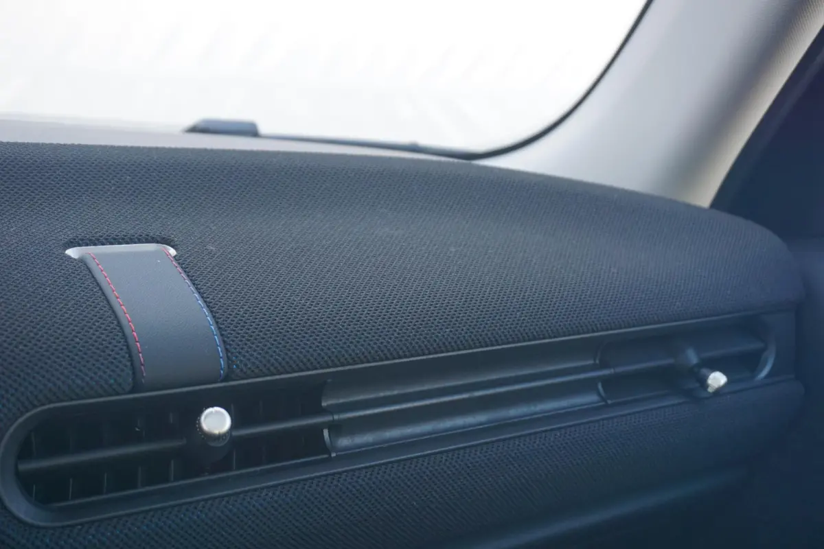 Cooper C | Classic Uitvoering | Pakket M | Head-Up Display | Panoramadak | Driving Assistant | Comfort Access | Stoel & Stuurverwarming |