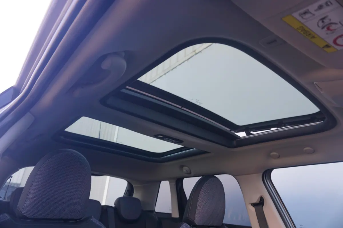Cooper C | Classic Uitvoering | Pakket M | Head-Up Display | Panoramadak | Driving Assistant | Comfort Access | Stoel & Stuurverwarming |
