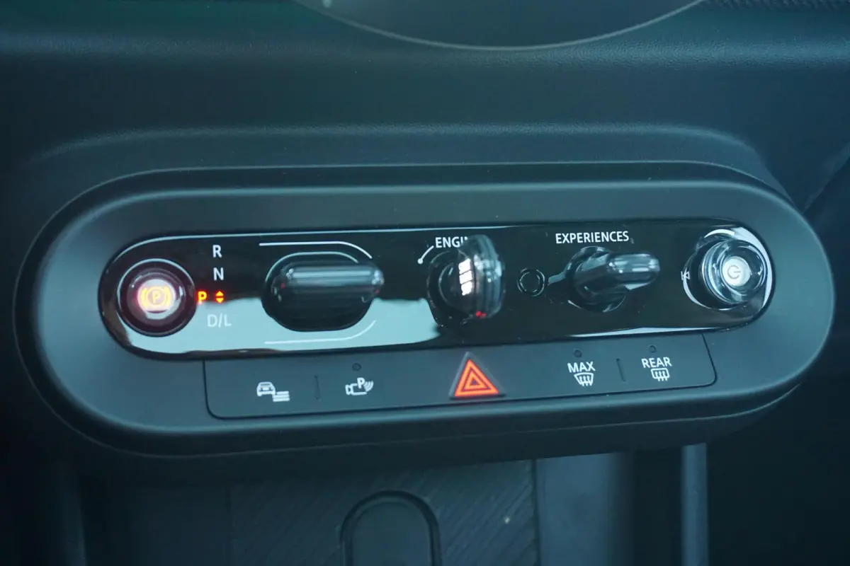Cooper C | Classic Uitvoering | Pakket M | Head-Up Display | Panoramadak | Driving Assistant | Comfort Access | Stoel & Stuurverwarming |