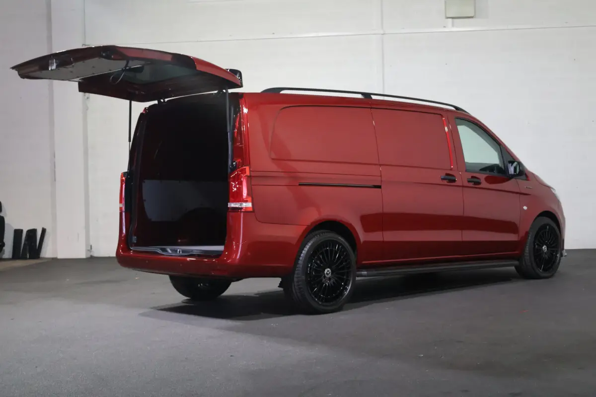 112 L3 60 kWh Black Line