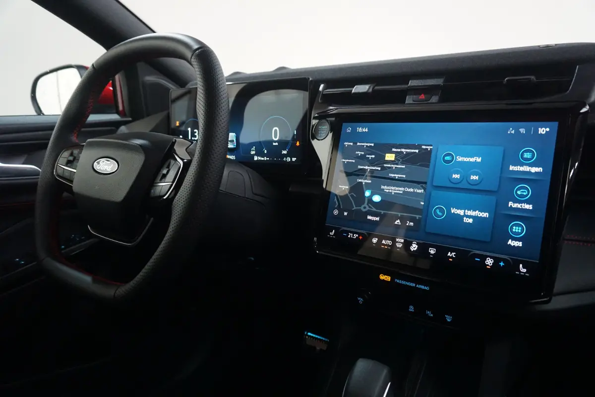 1.0 EcoBoost ST-Line X Automaat | Driver Assistance Pack | Elektrisch glazen panorama-dak | Stuurwiel verwarmd