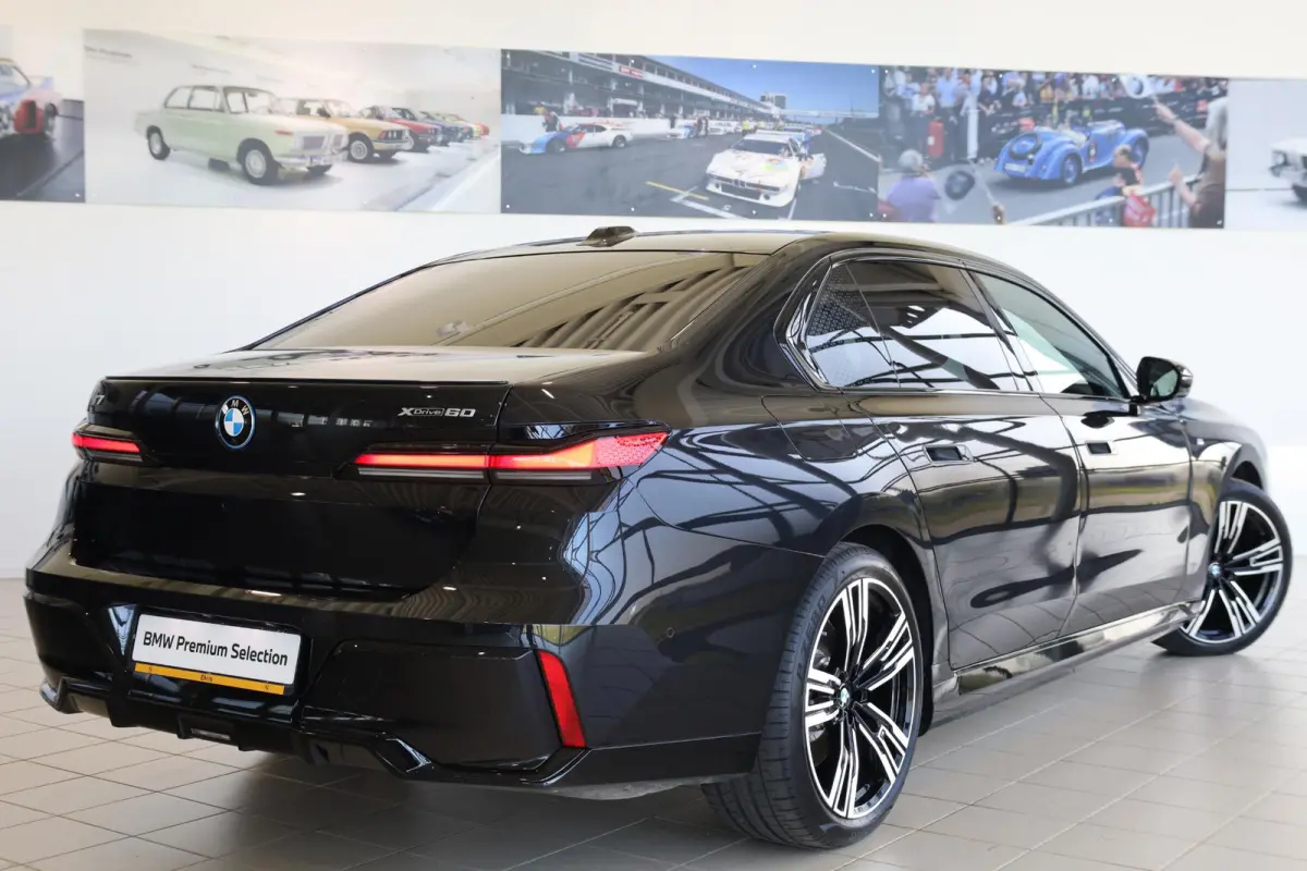 xDrive60 M Sport Pro | Rear Seat Entertainment | BMW Individual Leder 'Merino' Tartufo | Integral Active Steering