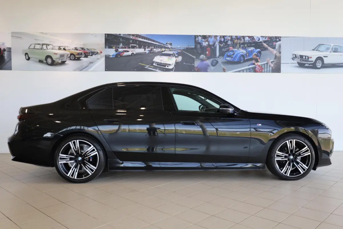 xDrive60 M Sport Pro | Rear Seat Entertainment | BMW Individual Leder 'Merino' Tartufo | Integral Active Steering
