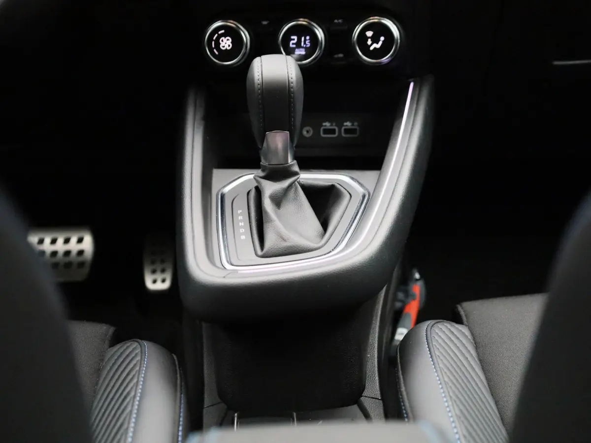 1.6 E-Tech Full Hybrid 145 esprit Alpine