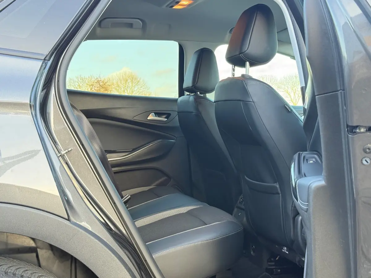 1.2 Turbo Business Executive - Moonstone Grey - 19''/Carplay/Electr.klep