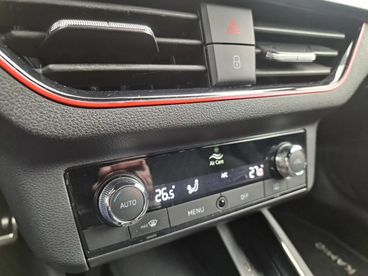 1.0 TSI 110 Pk Sport Business Clima Pdc 6 bak, Apple Carplay