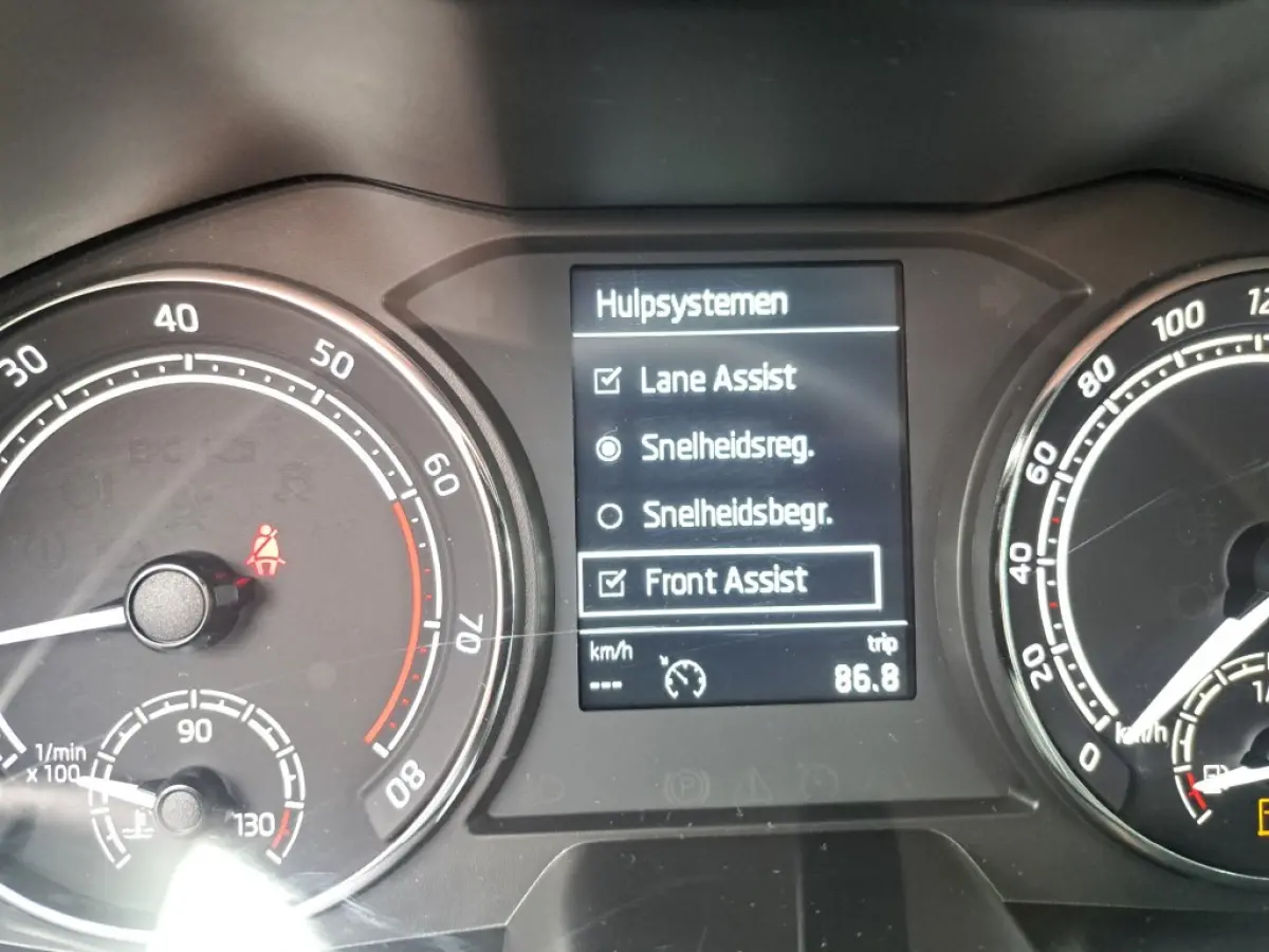 1.0 TSI 110 Pk Sport Business Clima Pdc 6 bak, Apple Carplay
