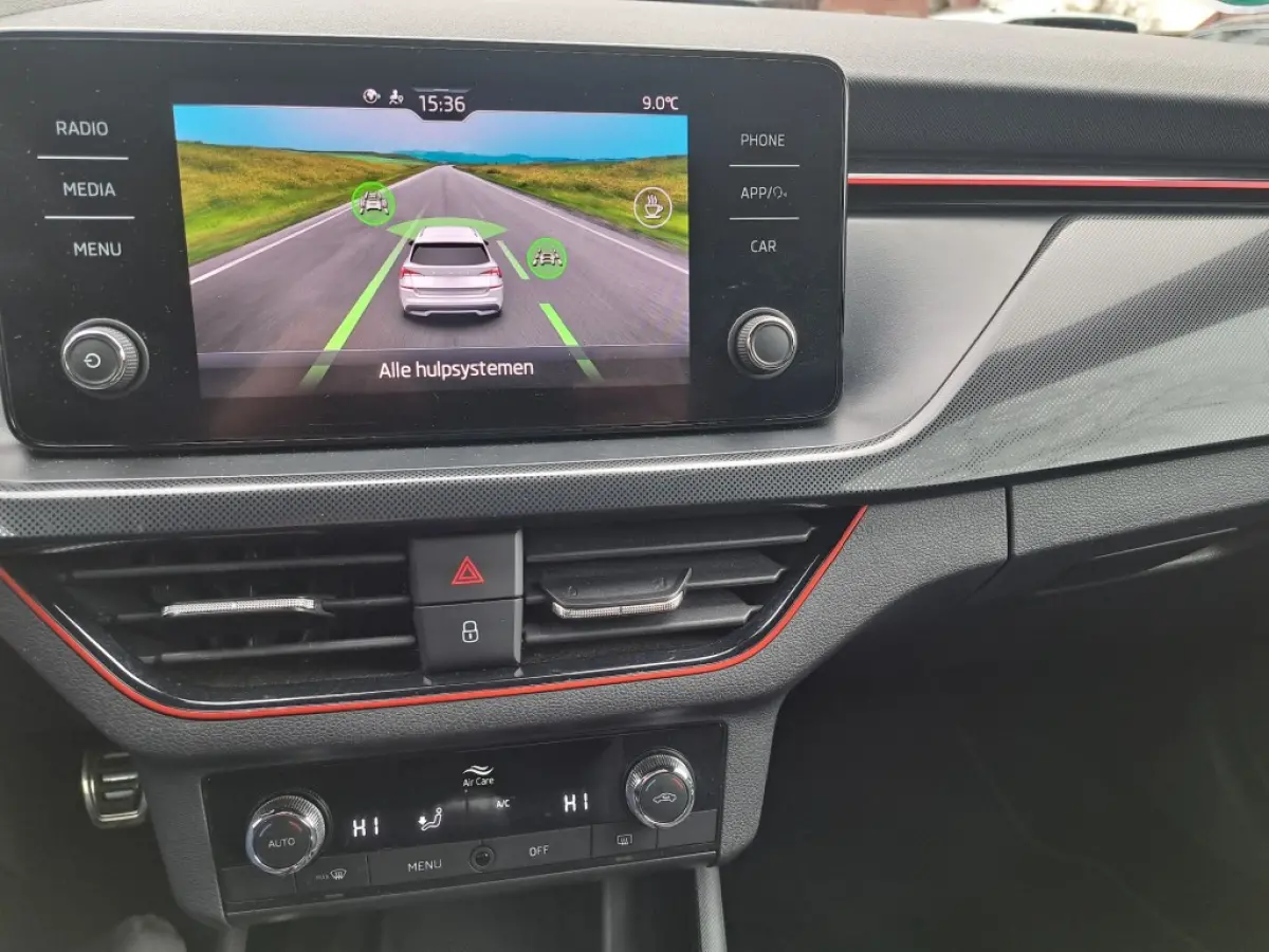 1.0 TSI 110 Pk Sport Business Clima Pdc 6 bak, Apple Carplay