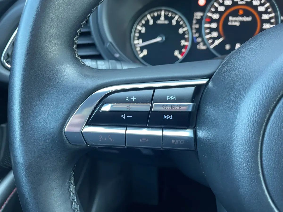 2.0 e-SkyActiv-X M Hybrid Sportive NL.Auto/186PK/Automaat/Bosé/Trekhaak/Climatronic/Carplay/1Ste Eigenaar