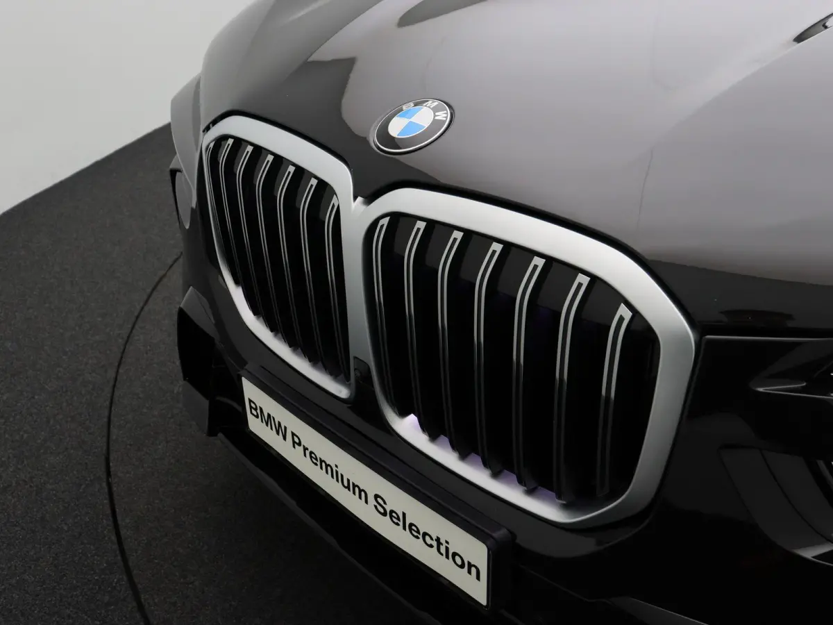 xDrive40i M Sportpakket | Panoramadak Sky Lounge | Trekhaak | Harman/Kardon | Driving Assist Prof. |  23''