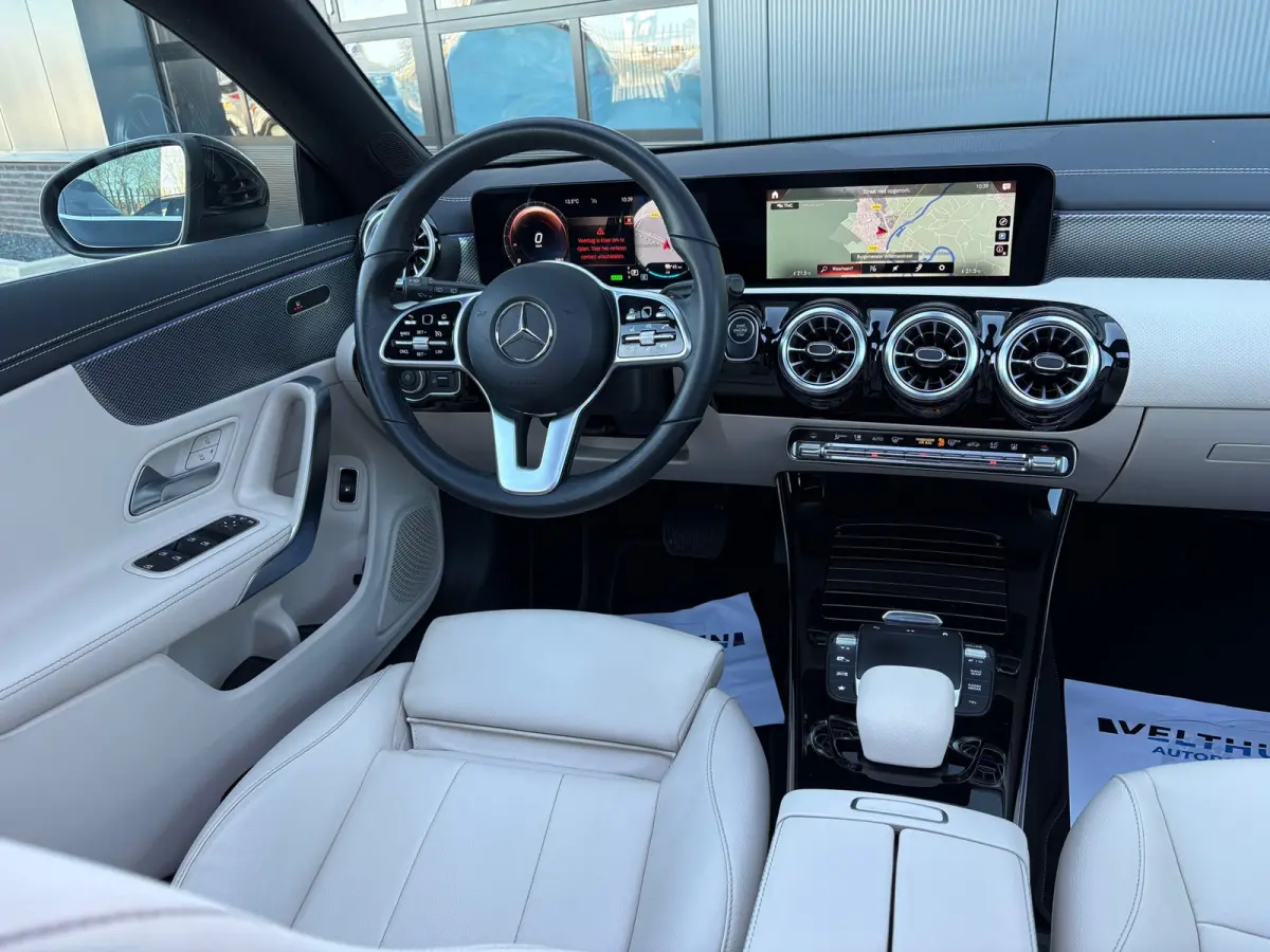 250 e Business Solution Luxury Limited NL.Auto/Panoramadak/Widescreen/1Ste Eigenaar