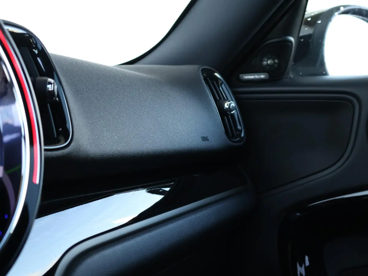 1.5 Cooper ALL4 Chili | SoH 93% | Comfort Access | Panoramadak | Achteruitrijcamera | Comfortstoelen | Harman-Kardon |