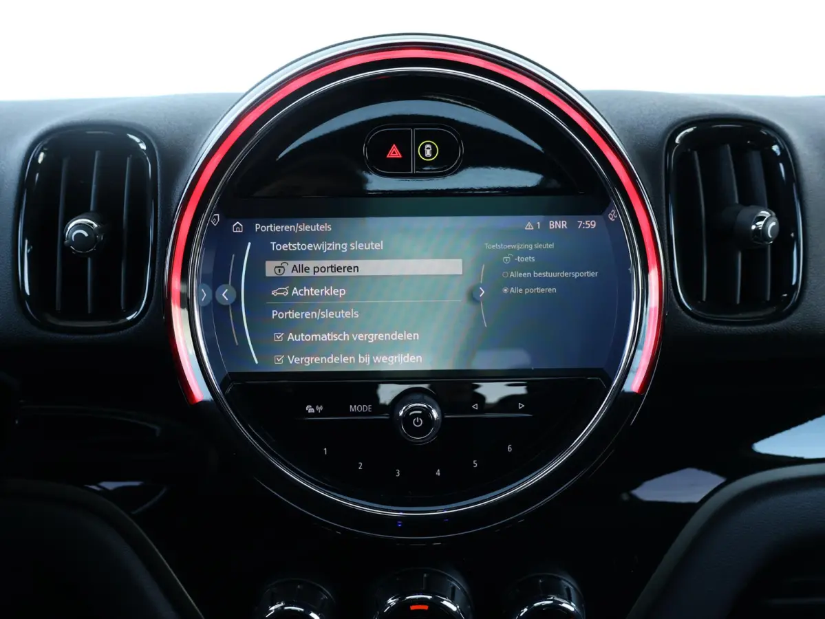 1.5 Cooper ALL4 Chili | SoH 93% | Comfort Access | Panoramadak | Achteruitrijcamera | Comfortstoelen | Harman-Kardon |