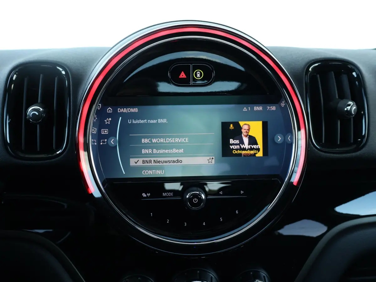1.5 Cooper ALL4 Chili | SoH 93% | Comfort Access | Panoramadak | Achteruitrijcamera | Comfortstoelen | Harman-Kardon |