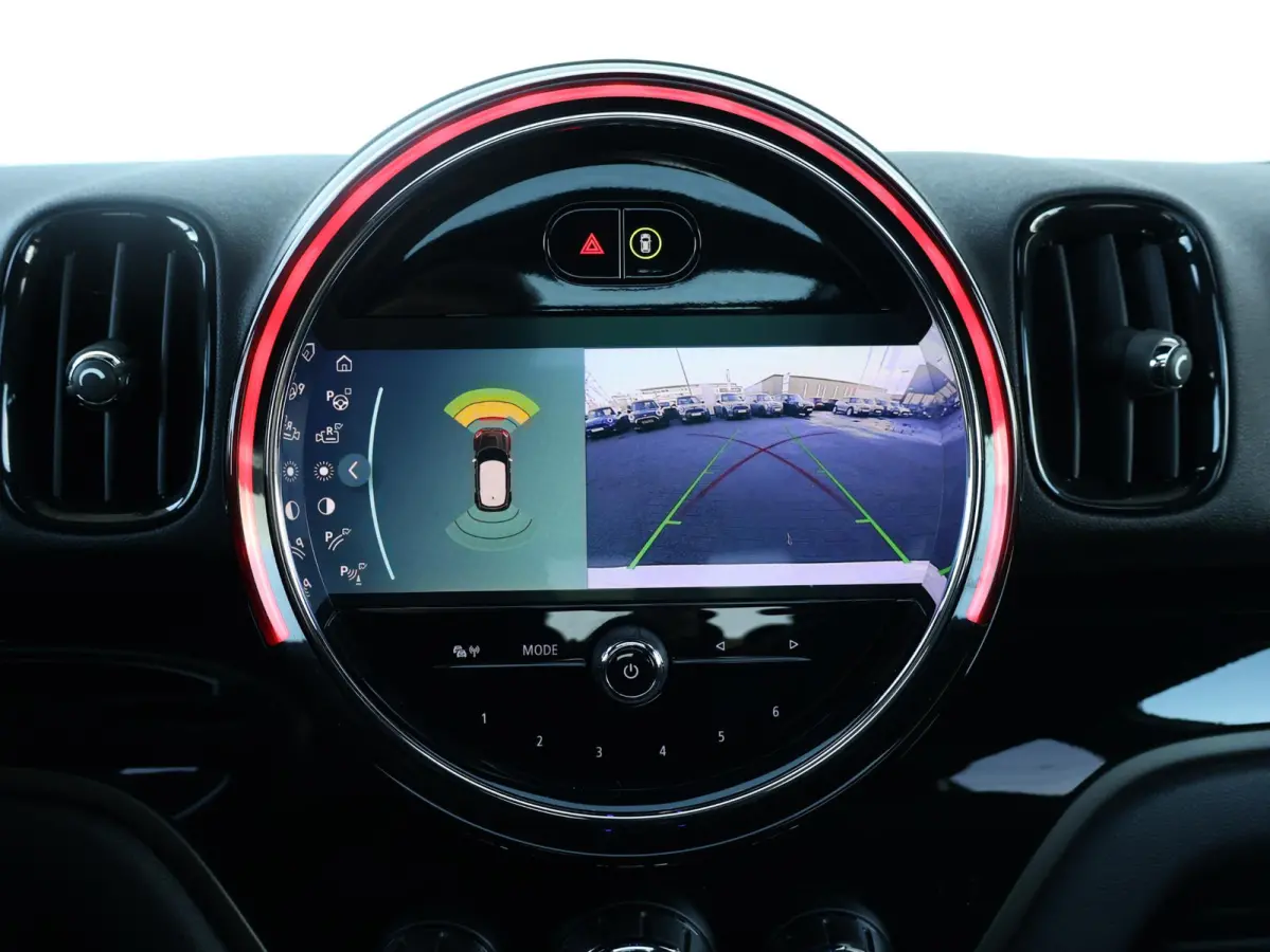 1.5 Cooper ALL4 Chili | SoH 93% | Comfort Access | Panoramadak | Achteruitrijcamera | Comfortstoelen | Harman-Kardon |